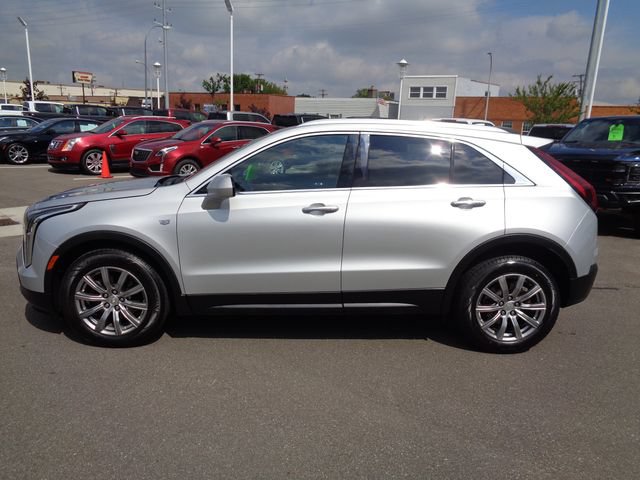 Used 2021 Cadillac XT4 Luxury w/ Cold Weather Package FWD image 10
