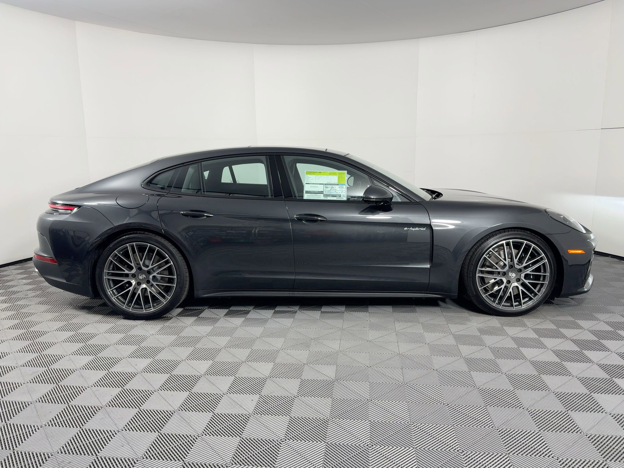 New 2026 Porsche Panamera 4 image 8