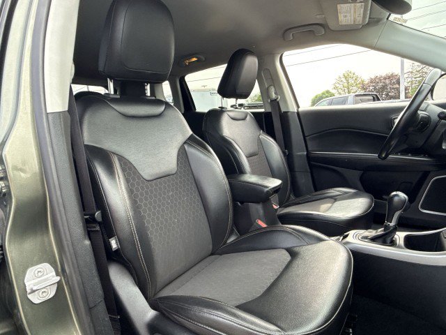 Used 2020 Jeep Compass Latitude image 23