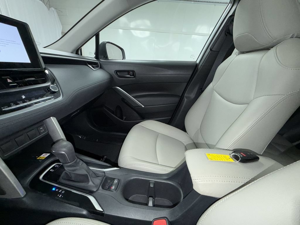 Used 2023 Toyota Corolla Cross LE w/ Moonroof Package AWD/4WD image 23