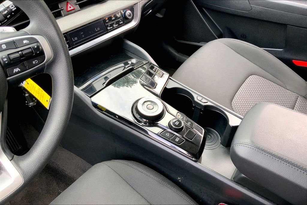 Used 2025 Kia Sportage LX image 13