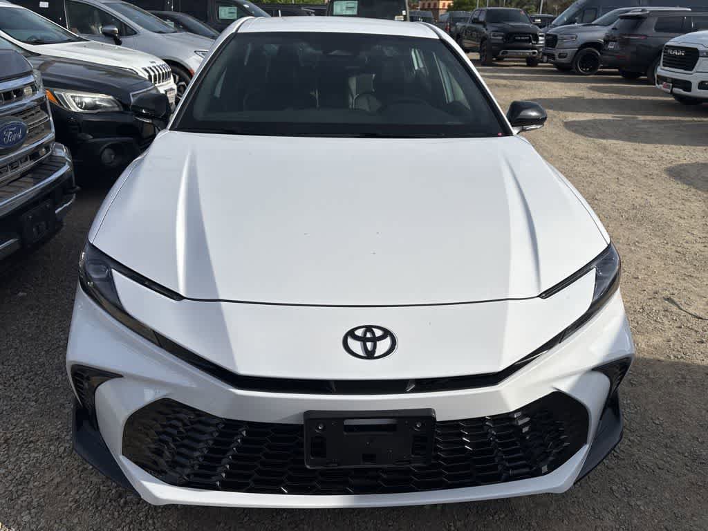 Used 2026 Toyota Camry Hybrid FWD image 2