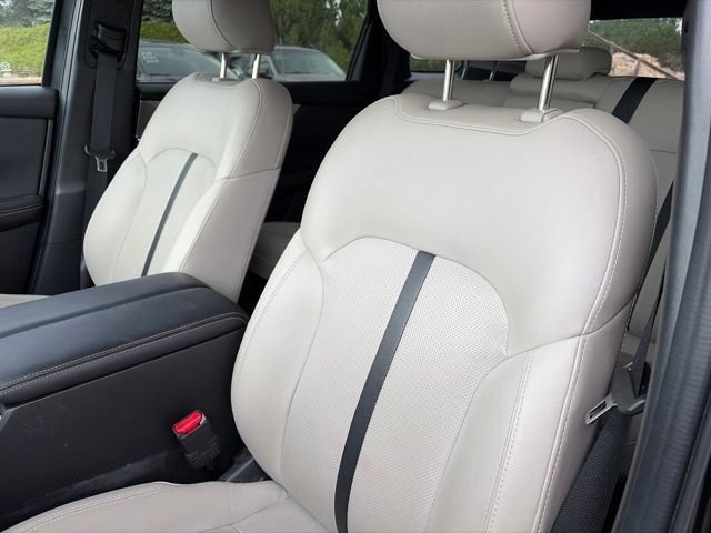 Certified 2025 MAZDA CX-70 Plug-In Hybrid w/ Premium Pkg AWD/4WD image 13