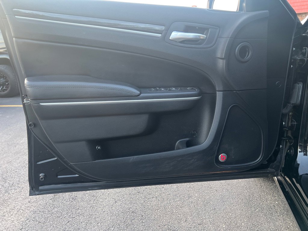 Used 2015 Chrysler 300 Limited w/ 300 Premium Group image 8