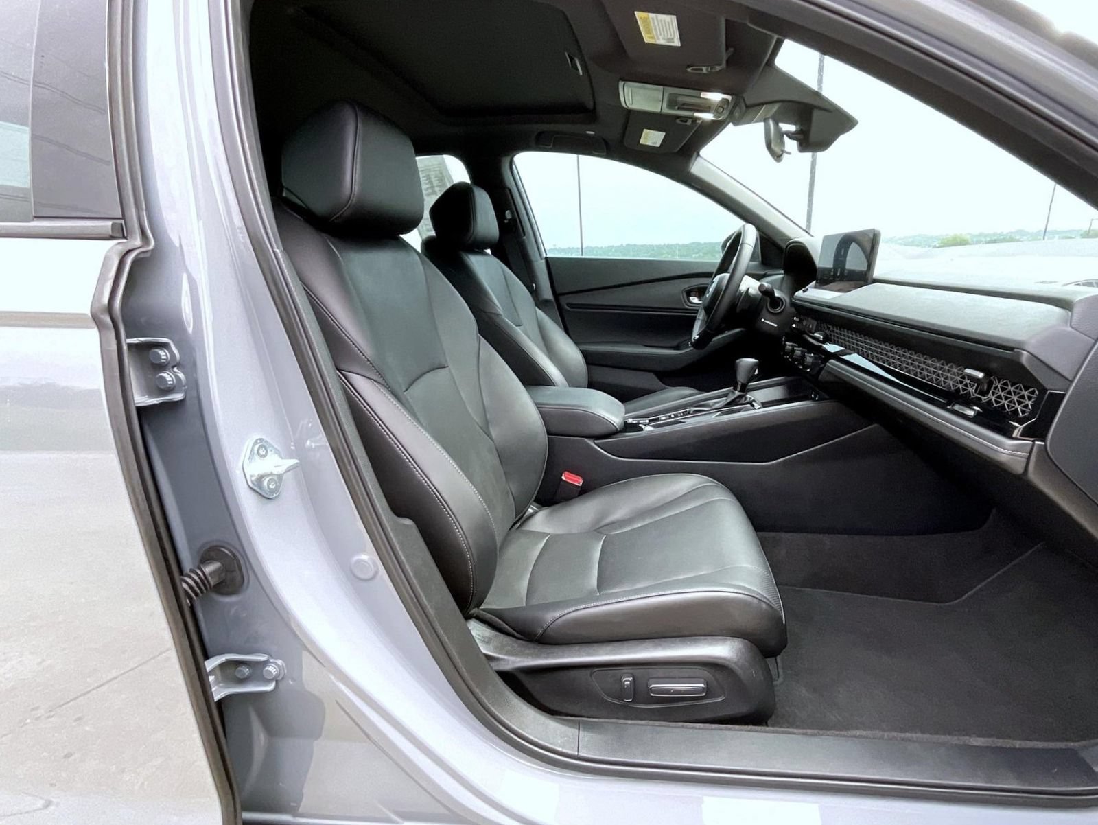 Used 2025 Honda Accord Sport image 16
