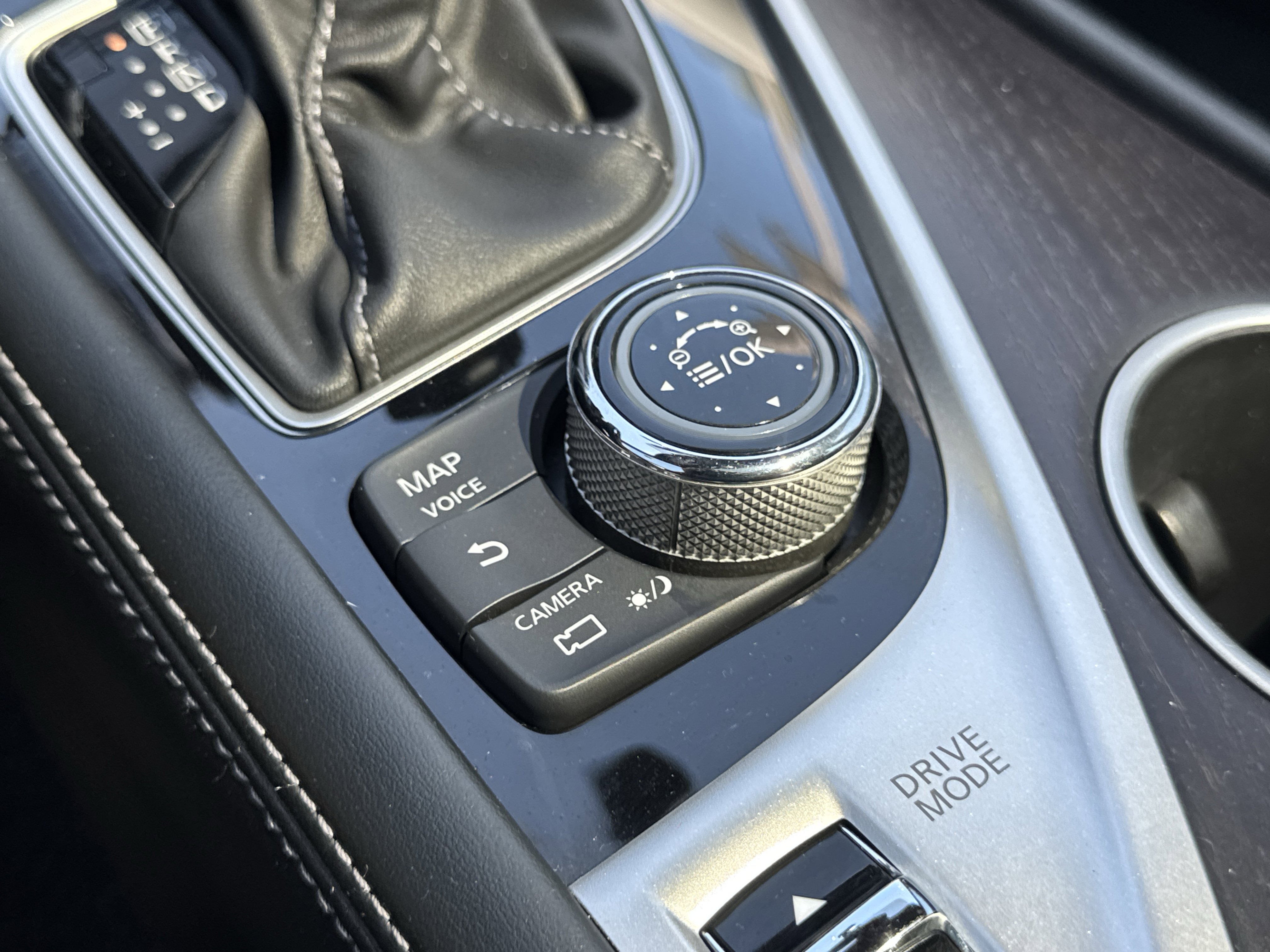 Used 2023 INFINITI Q50 Sensory image 36