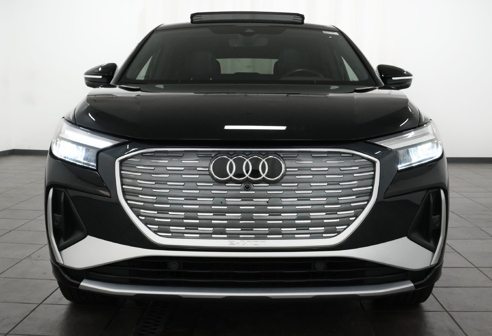 Used 2023 Audi Q4 e-tron Premium Plus w/ Premium Plus AWD/4WD image 9