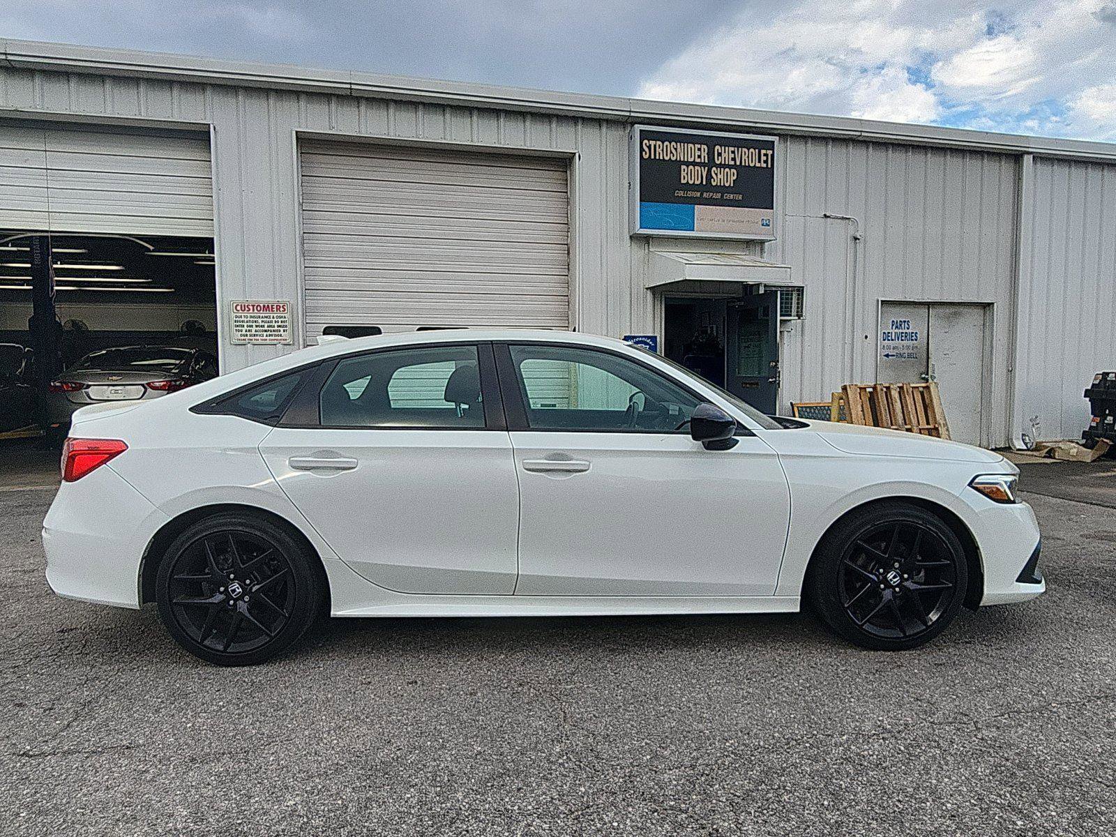 Used 2023 Honda Civic Sport image 6