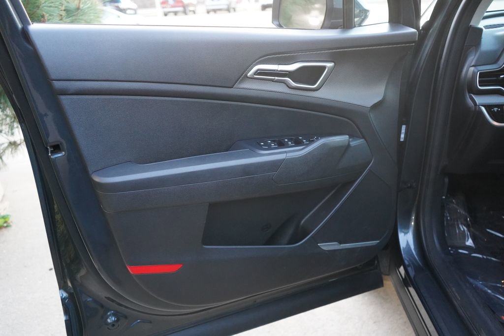 Used 2024 Kia Sportage LX image 14