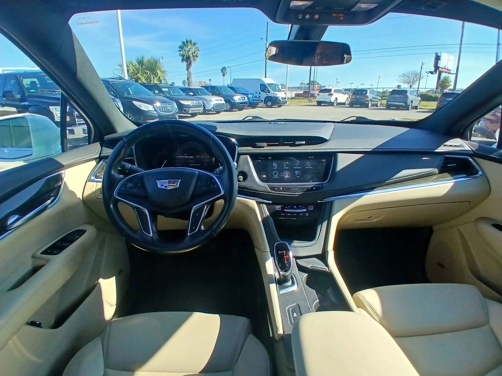 Used 2017 Cadillac XT5 FWD w/ LPO, Wheel Lock Package image 24