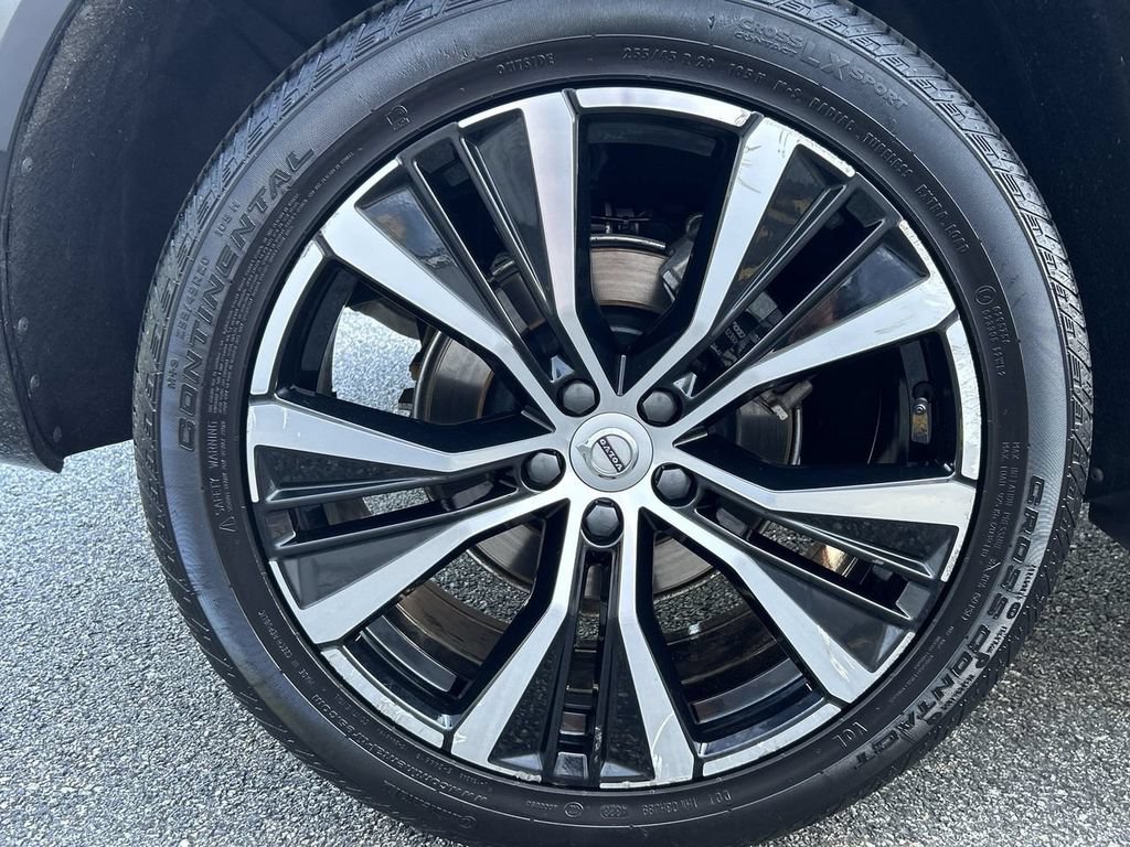 Certified 2024 Volvo XC60 B5 Plus w/ Climate Package AWD/4WD image 12