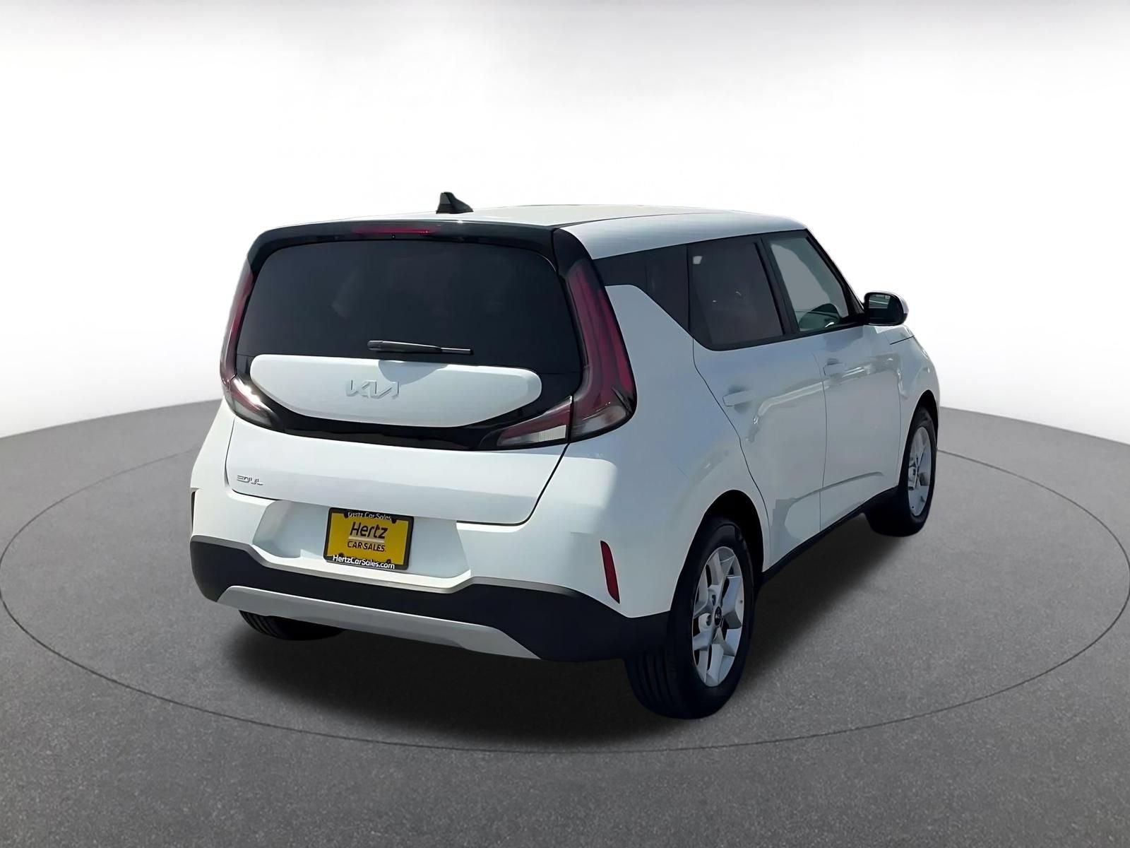 Used 2025 Kia Soul LX w/ LX Technology Package FWD image 13