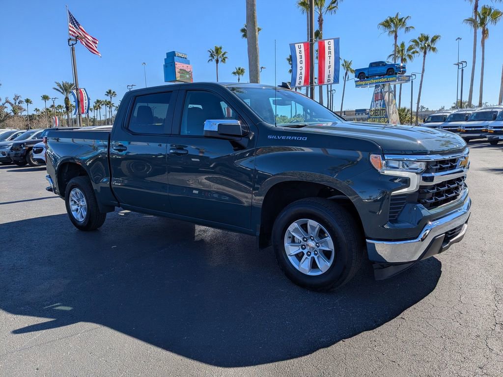 Used 2025 Chevrolet Silverado 1500 LT image 2