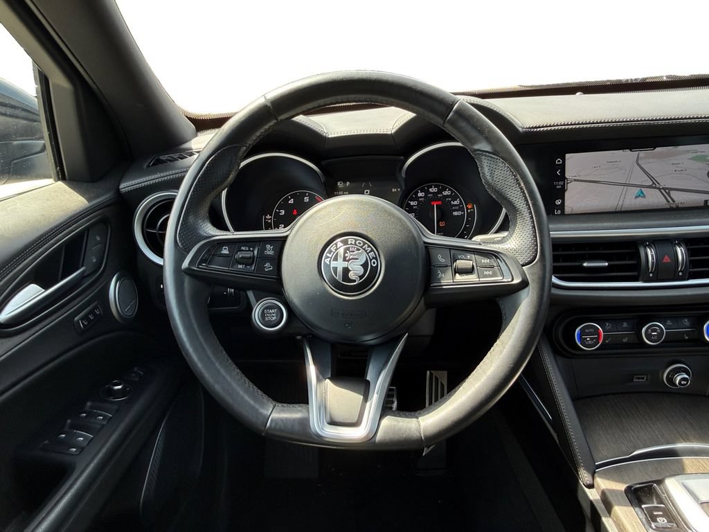 Used 2022 Alfa Romeo Stelvio Ti AWD/4WD image 12