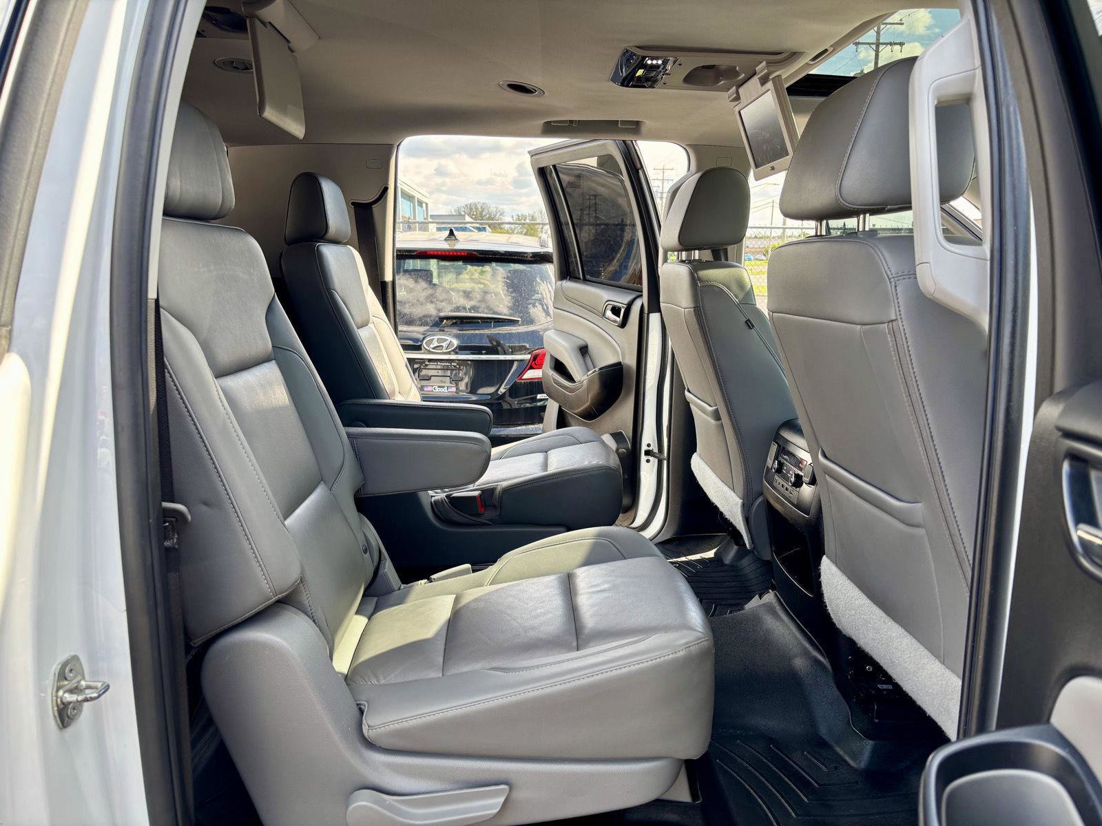Used 2018 Chevrolet Suburban LT AWD/4WD image 9
