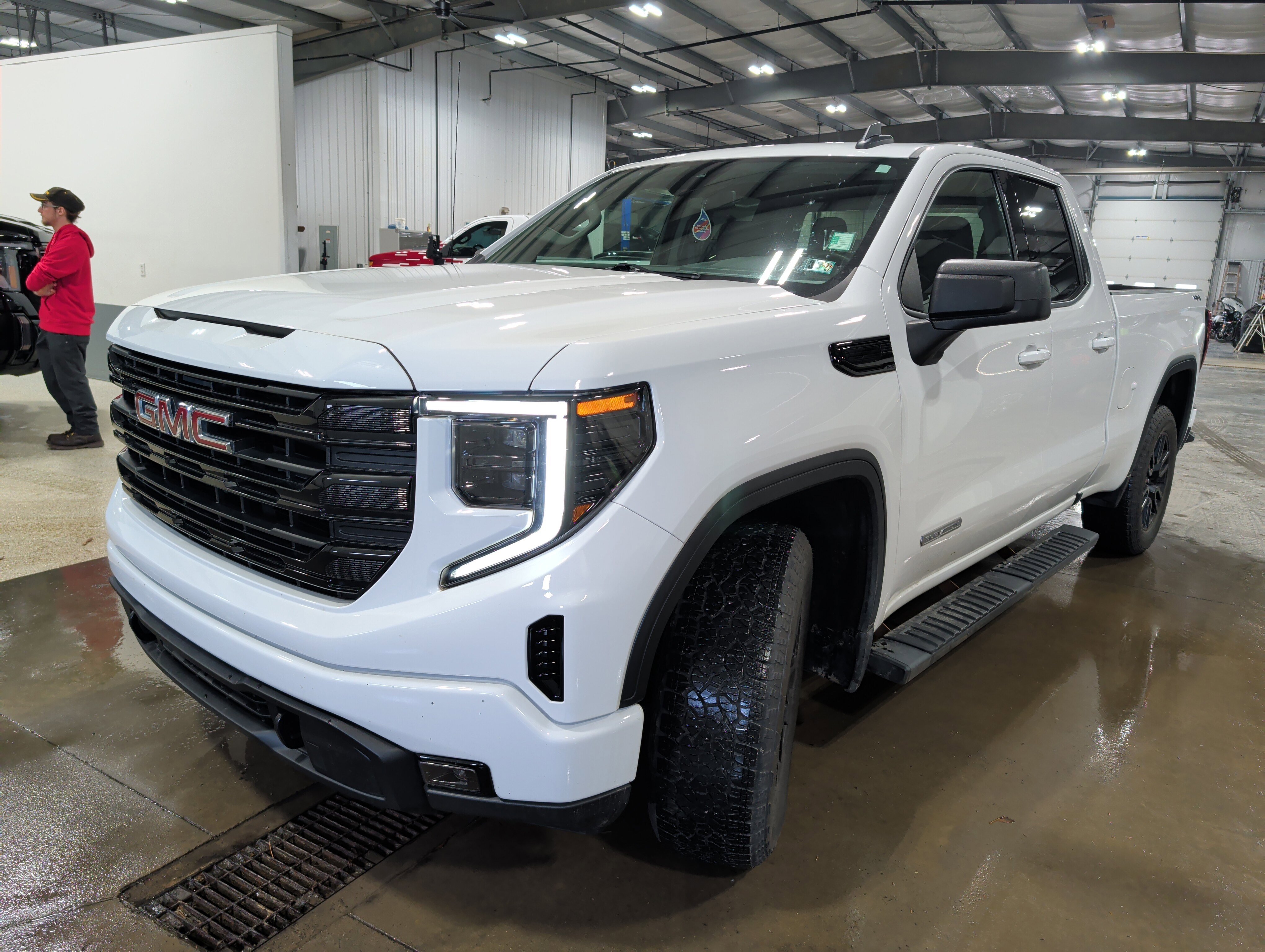 Used 2023 GMC Sierra 1500 Elevation image 6