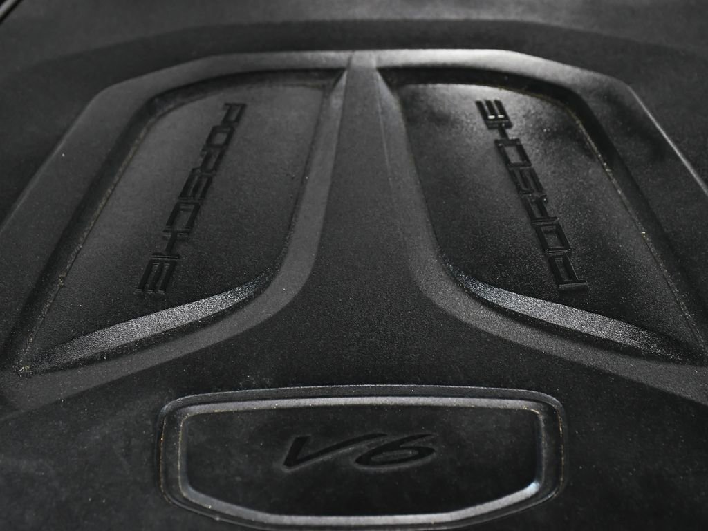 Used 2024 Porsche Cayenne Coupe AWD/4WD image 65
