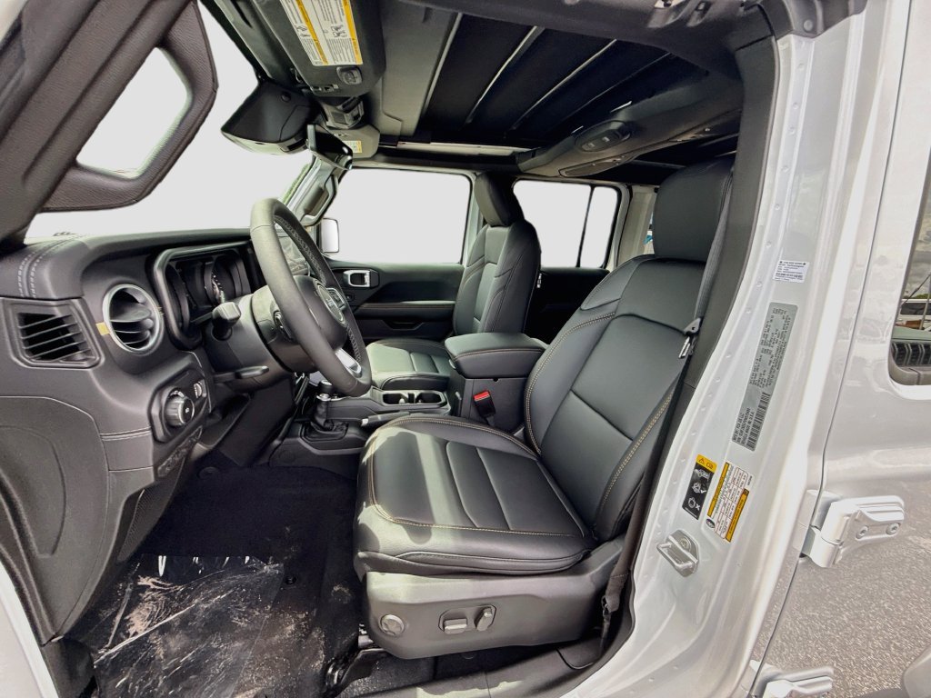 New 2027 Jeep Wrangler Unlimited Sahara AWD/4WD image 22