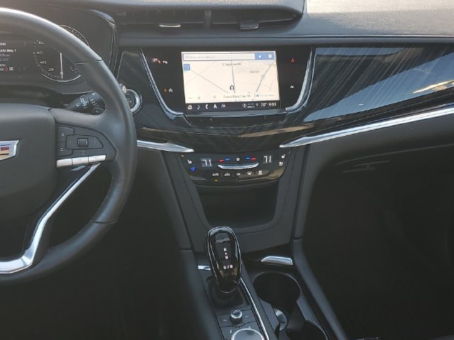 Certified 2024 Cadillac XT6 Premium Luxury w/ LPO, Floor Liner Package AWD/4WD image 31