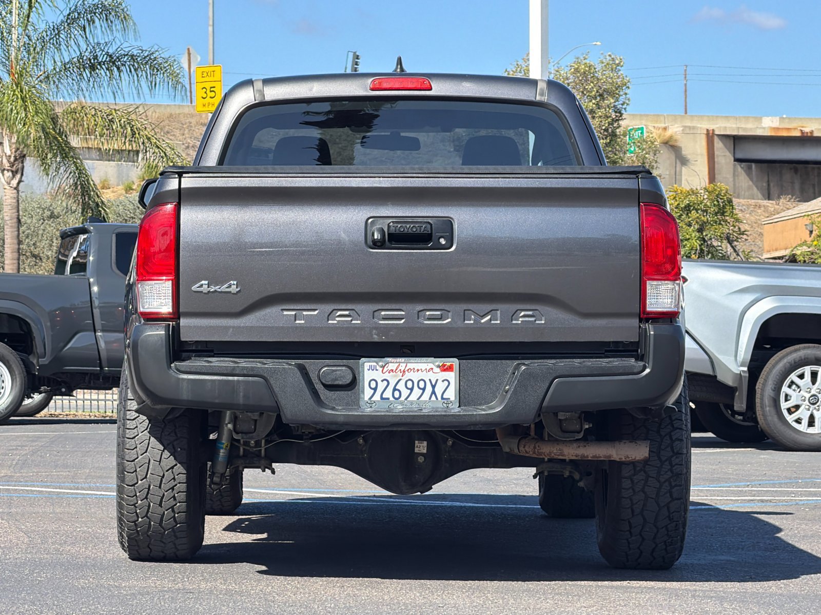 Used 2016 Toyota Tacoma SR AWD/4WD image 4