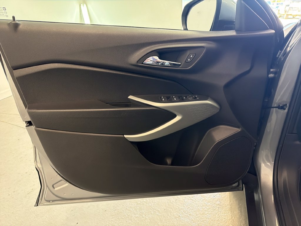 New 2026 Chevrolet Trax LS w/ LS Convenience Package FWD image 11
