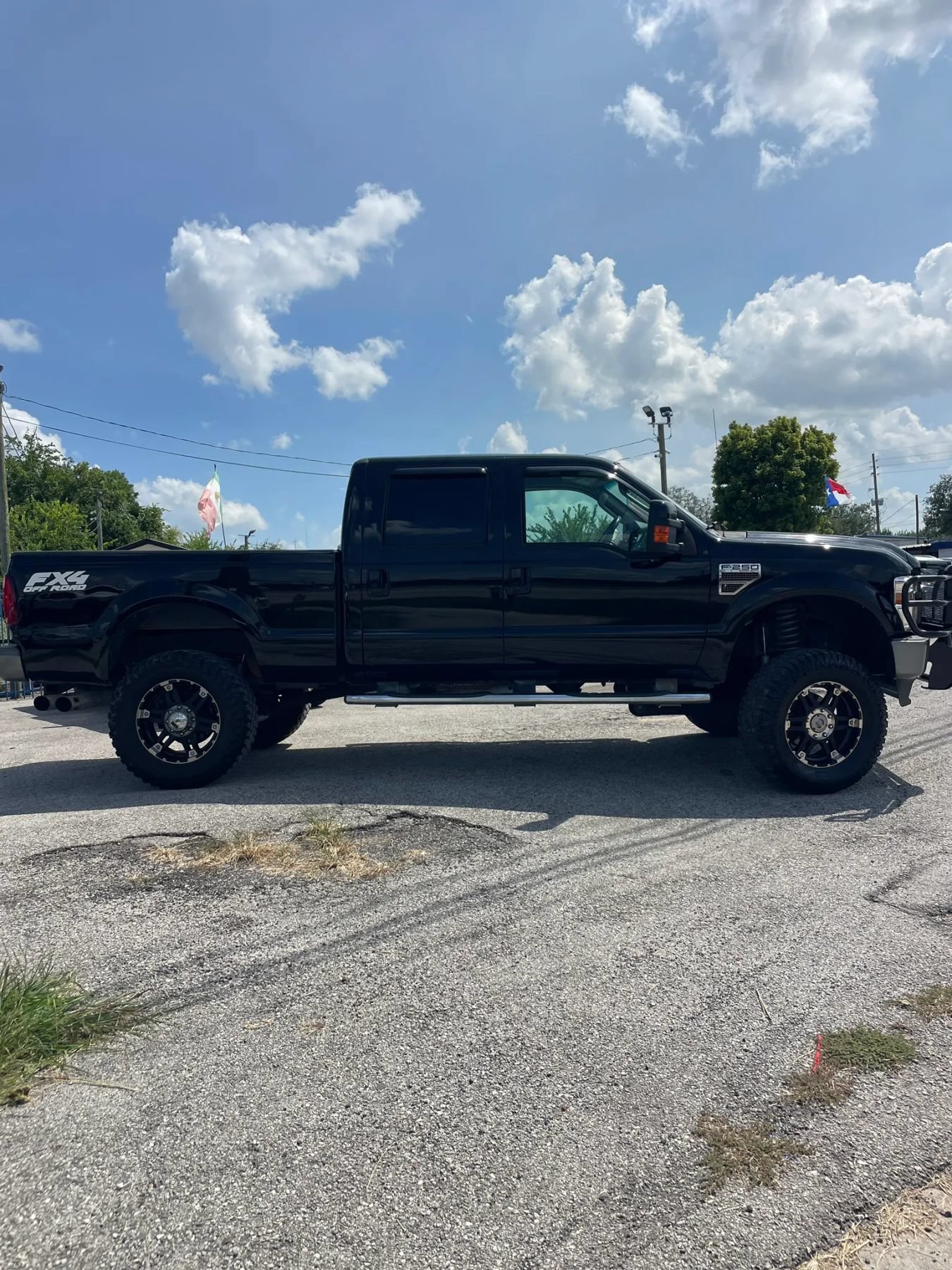 Used 2009 Ford F250 FX4 AWD/4WD image 4