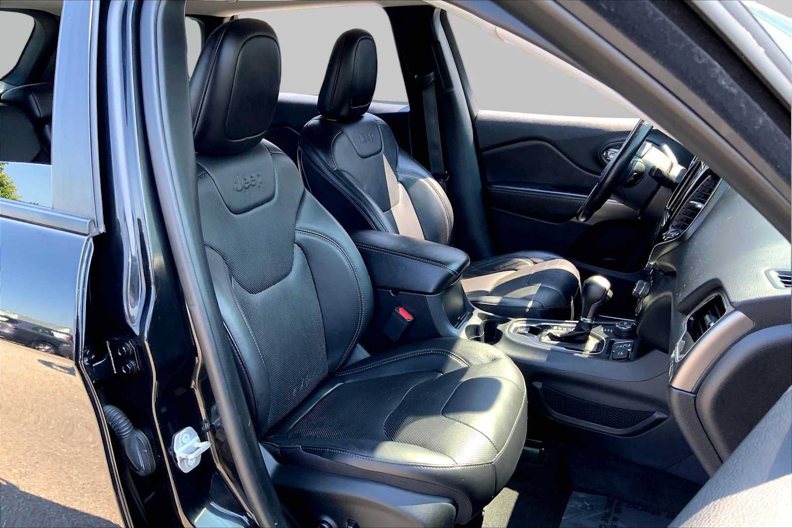 Used 2020 Jeep Cherokee Limited AWD/4WD image 8