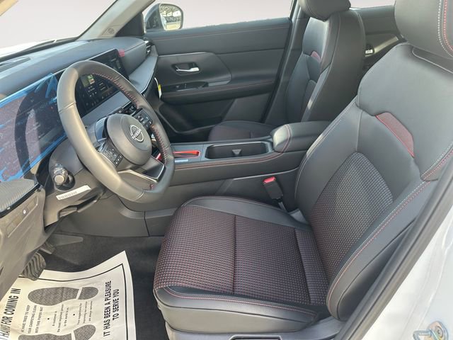 New 2026 Nissan Kicks SR w/ Cold Weather Package image 9