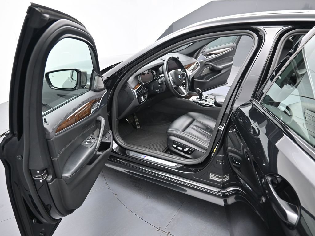 Used 2019 BMW M550i xDrive M550i xDrive image 16