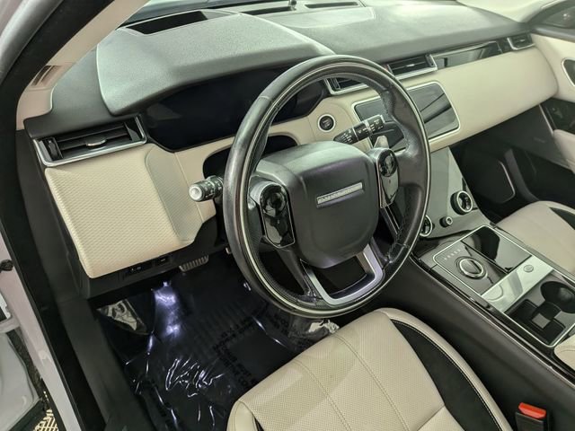 Used 2019 Land Rover Range Rover Velar R-Dynamic SE image 11