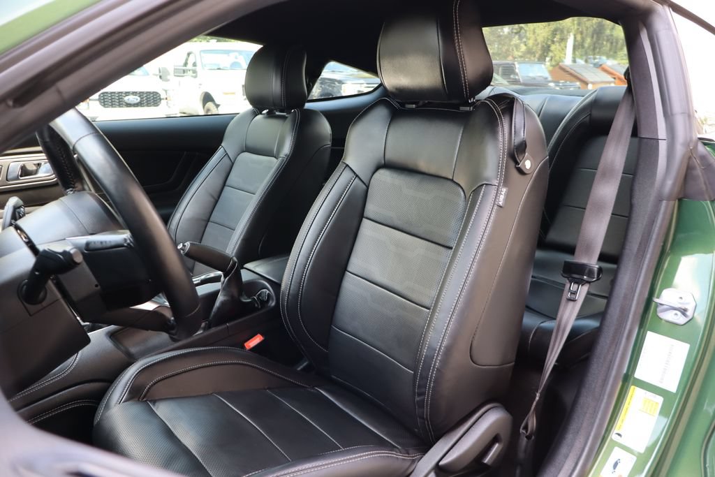 Used 2022 Ford Mustang GT Premium w/ Equipment Group 401A RWD image 4