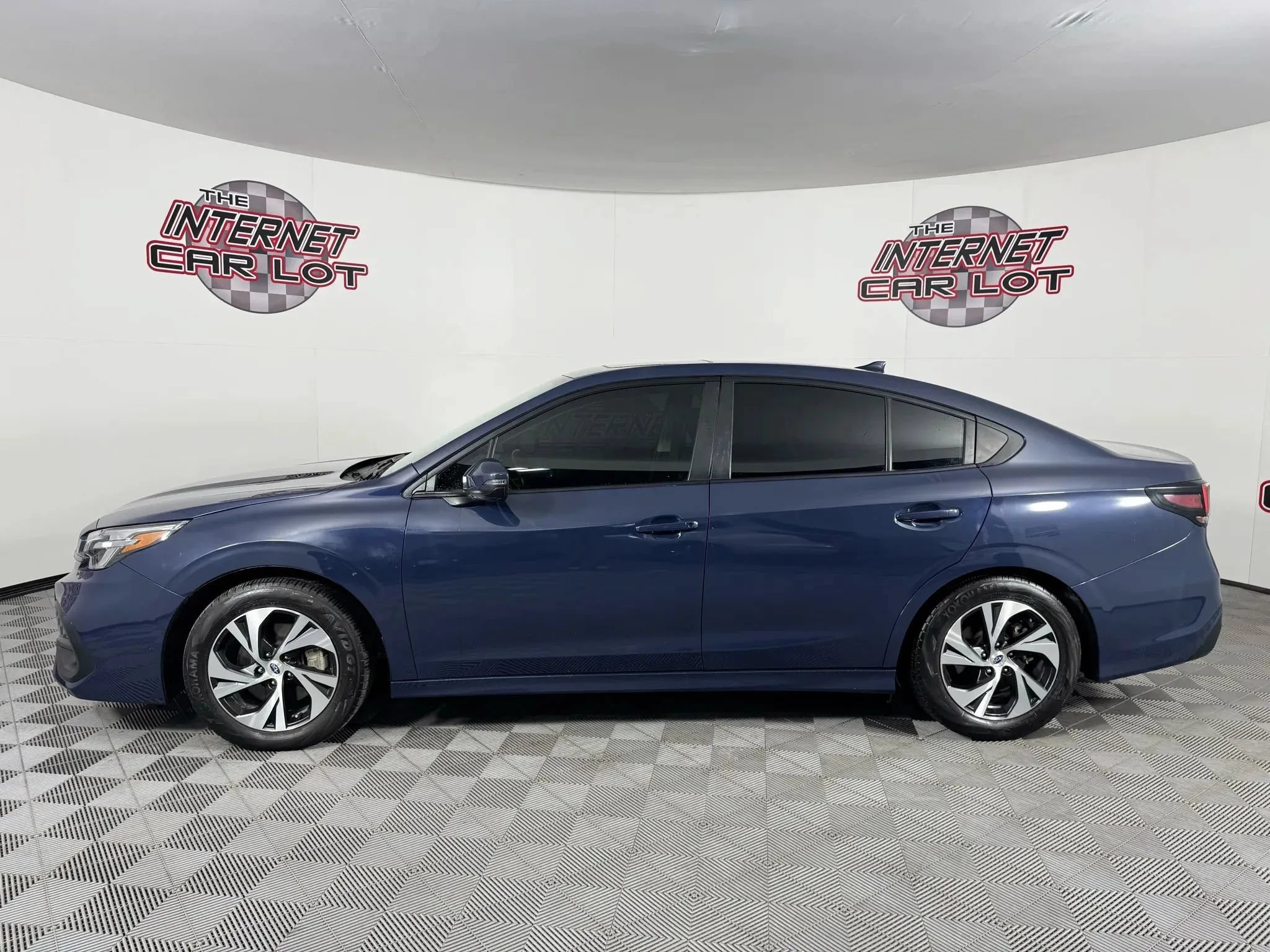 Used 2024 Subaru Legacy Premium w/ Popular Package #1 AWD/4WD image 4