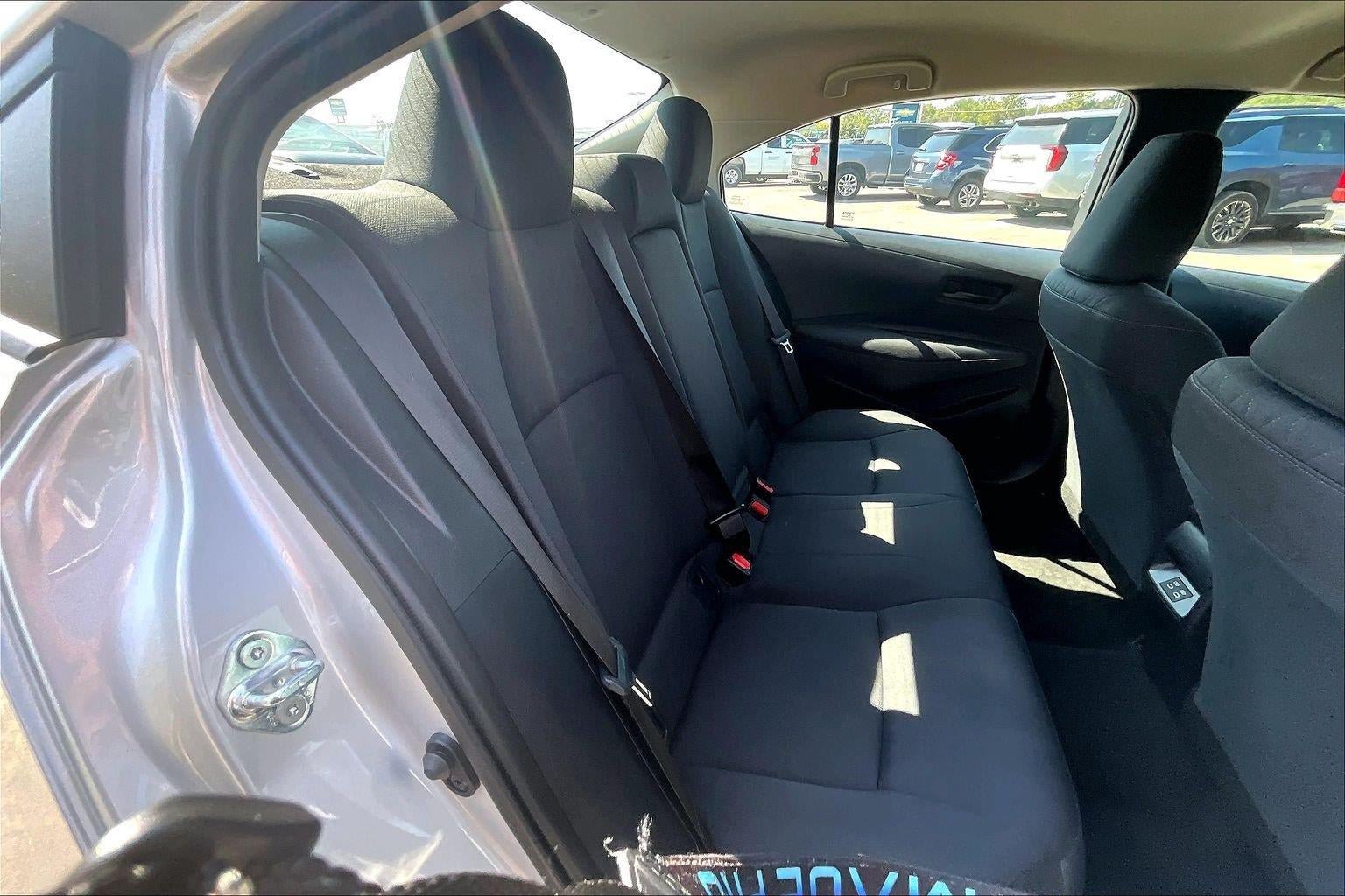 Used 2025 Toyota Corolla LE FWD image 22