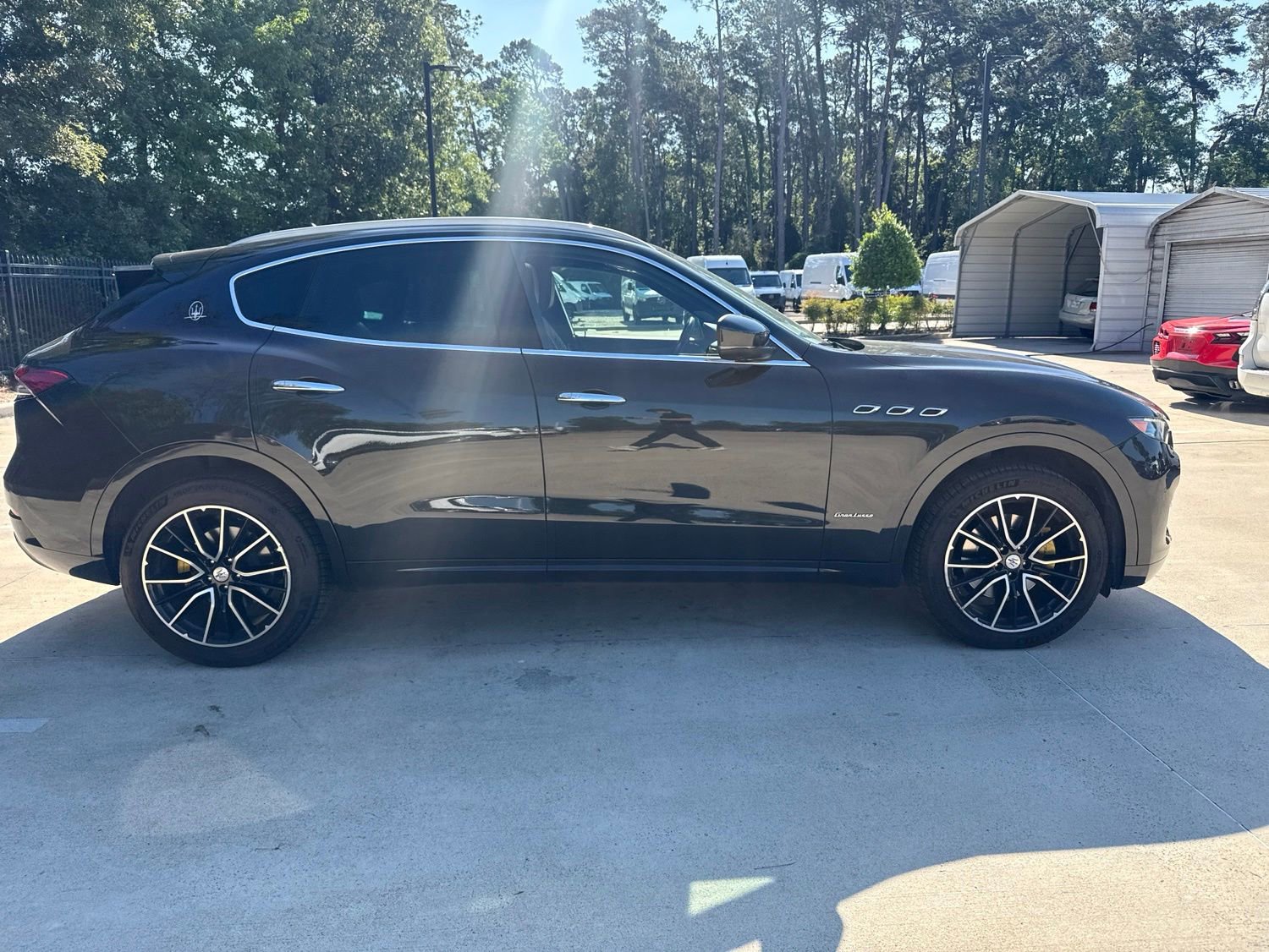 Used 2021 Maserati Levante GranLusso AWD/4WD image 3