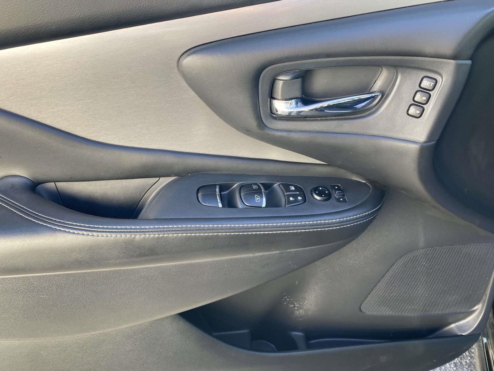 Used 2021 Nissan Murano SL w/ SL Moonroof Package FWD image 18