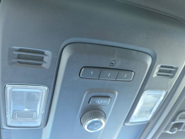 Used 2023 Chevrolet Suburban LT RWD image 25