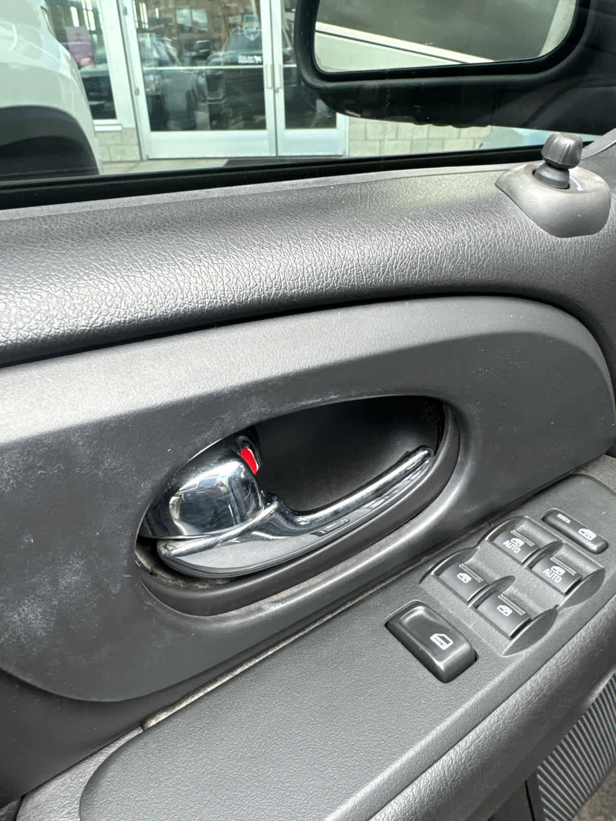 Used 2008 GMC Envoy SLE image 13