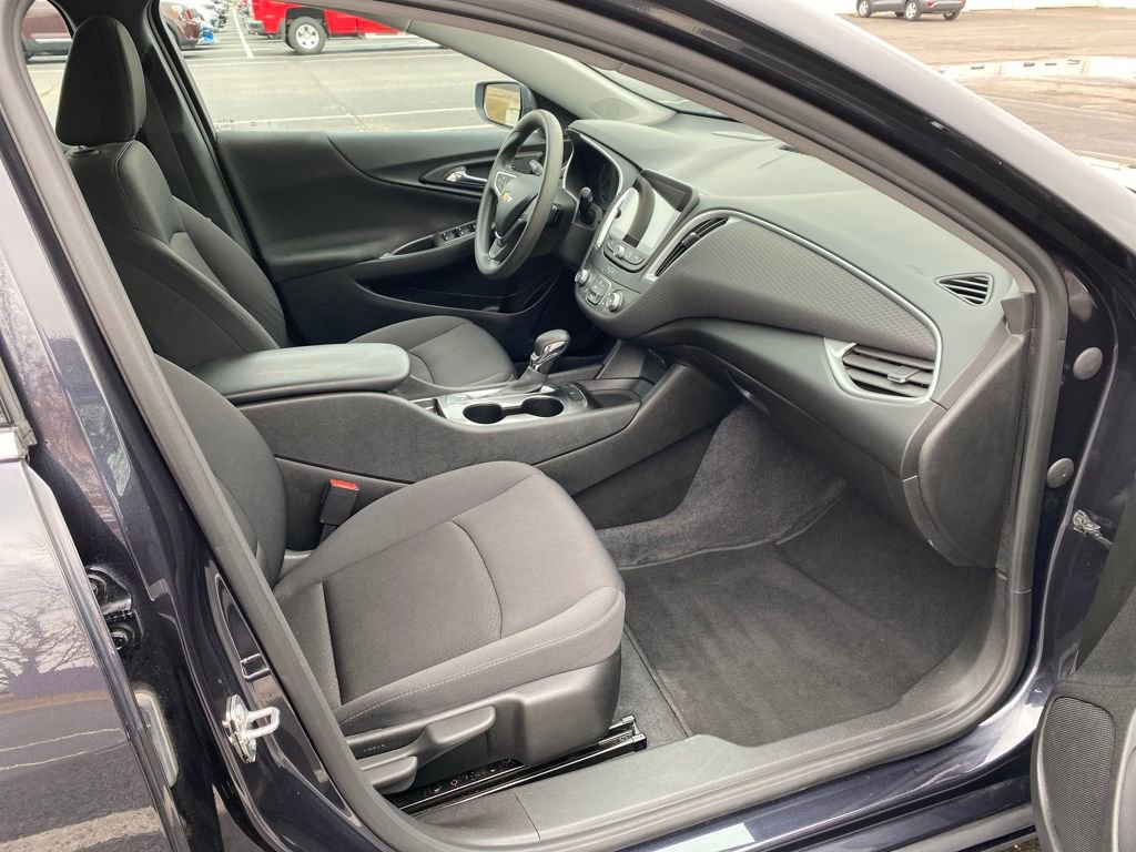 Used 2023 Chevrolet Malibu LS image 12