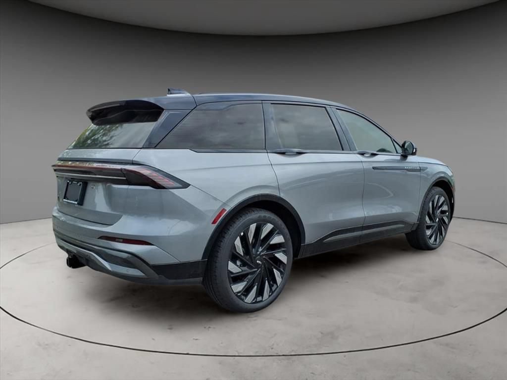 New 2025 Lincoln Nautilus Reserve w/ Jet Appearance Package AWD/4WD image 8
