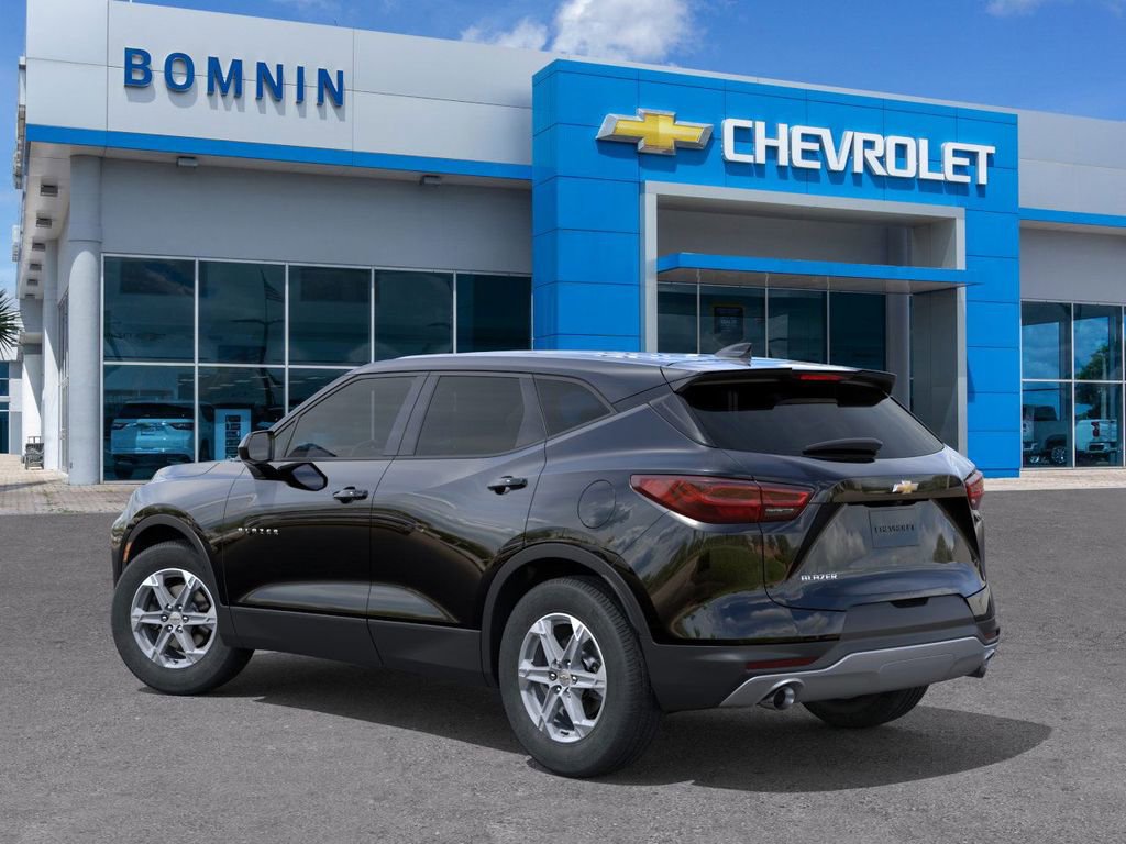 New 2025 Chevrolet Blazer LT image 4