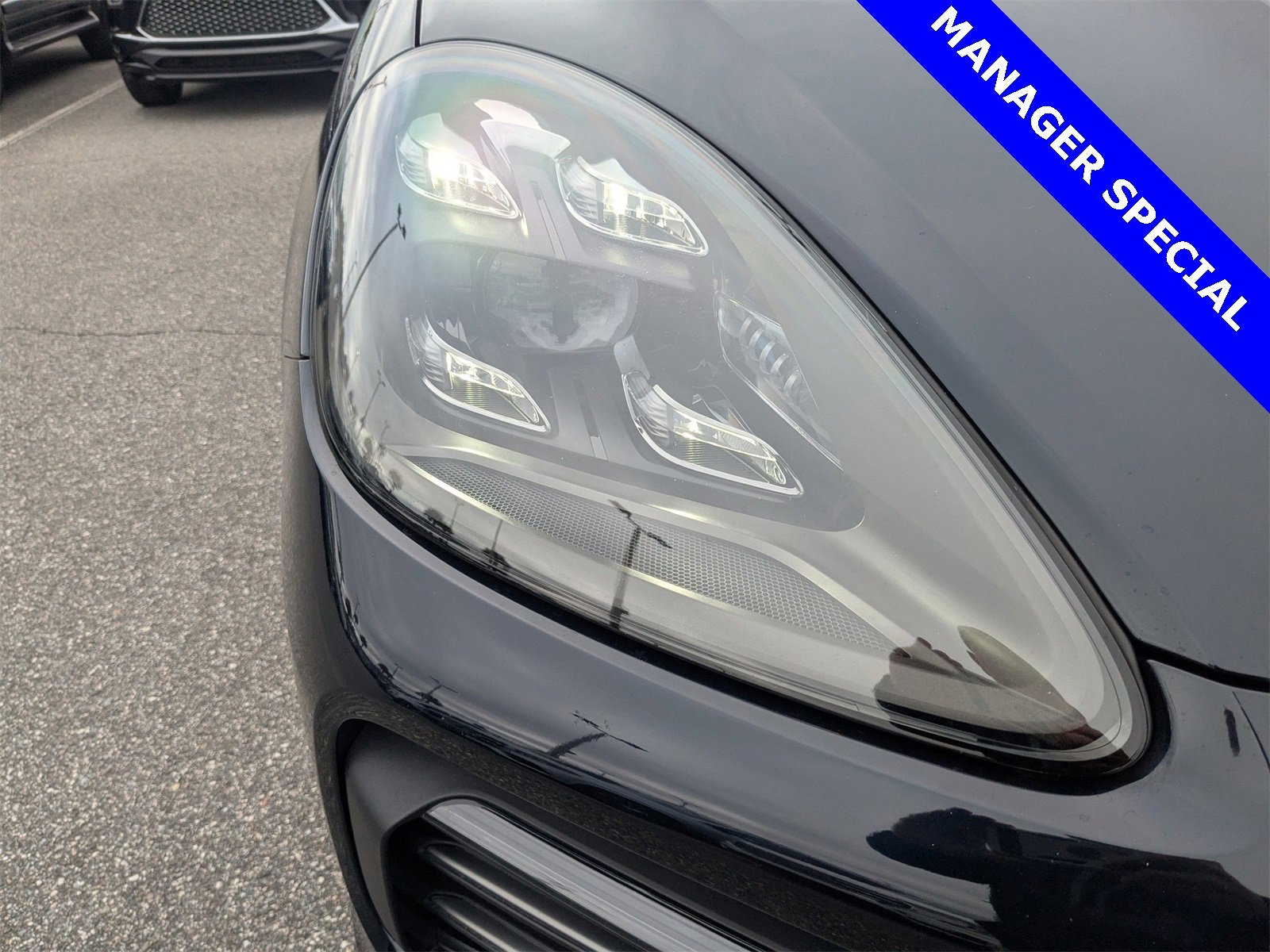 Used 2023 Porsche Cayenne Platinum Edition image 10