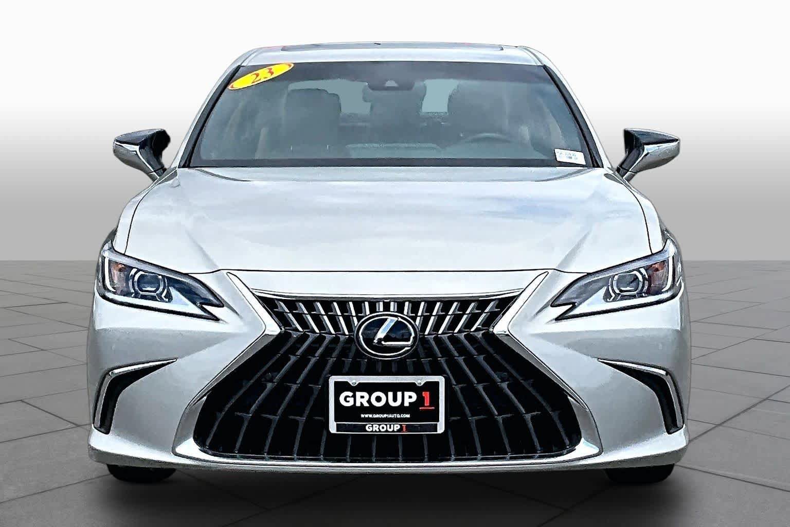 Used 2023 Lexus ES 300h w/ Premium Package FWD image 3