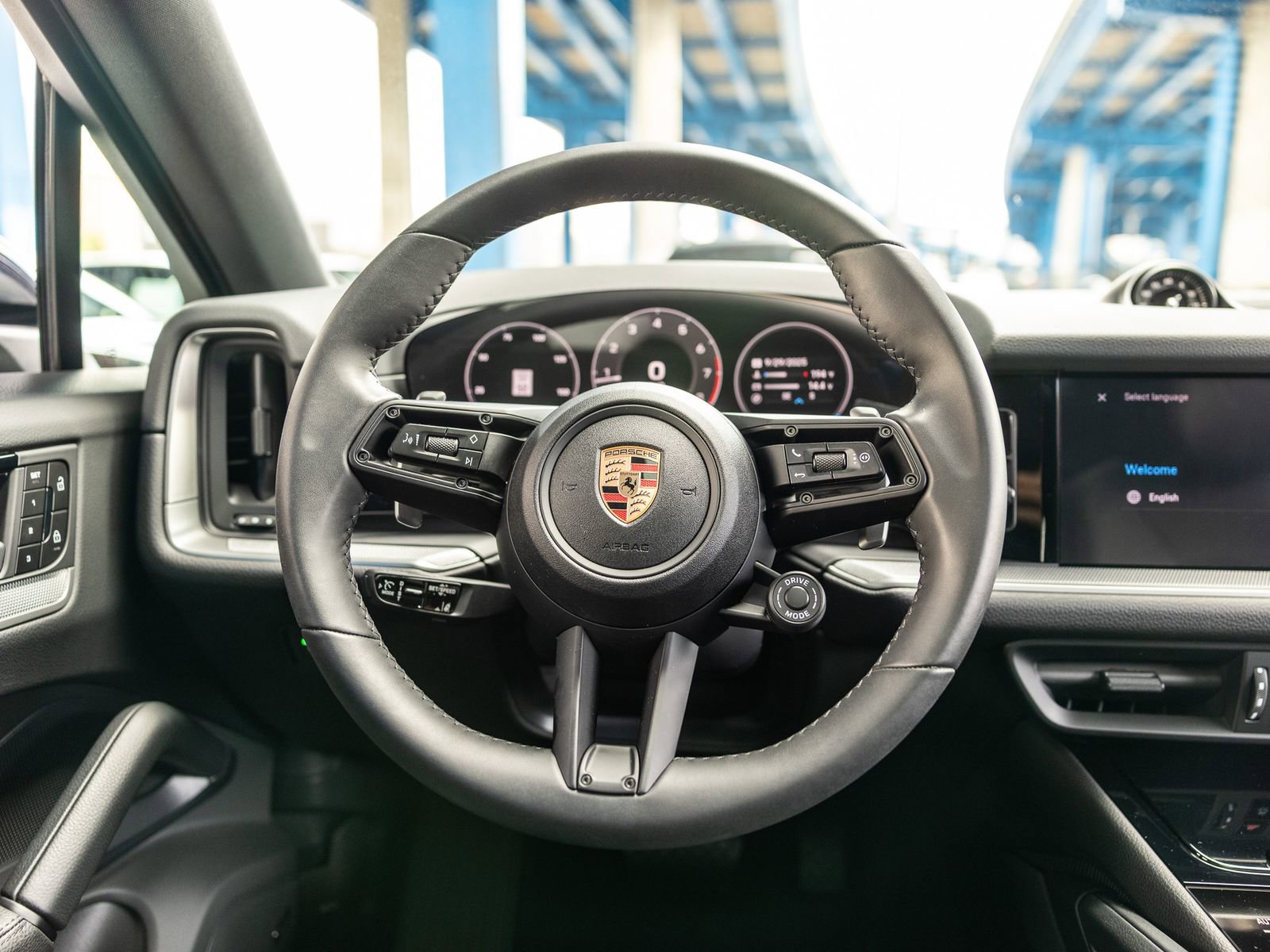 Certified 2025 Porsche Cayenne Coupe image 6