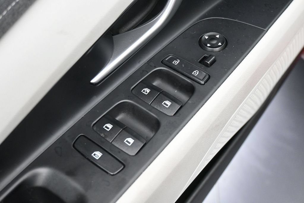 Used 2024 Hyundai Elantra Limited FWD image 14