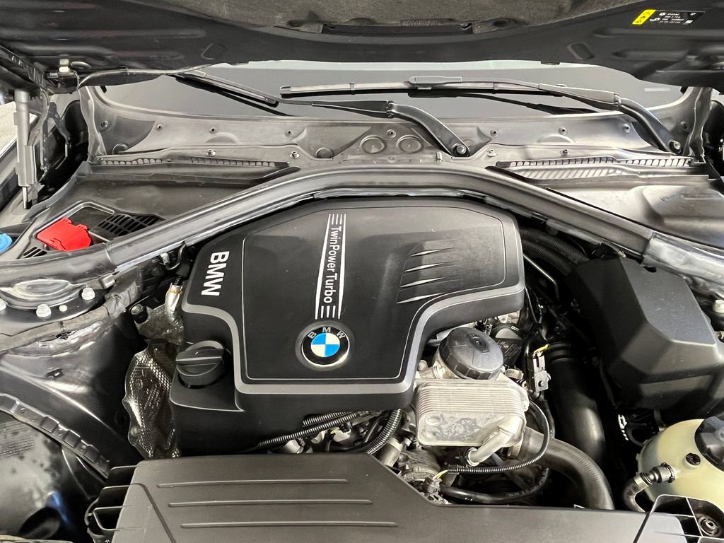 Used 2017 BMW 320i xDrive 320i xDrive image 13