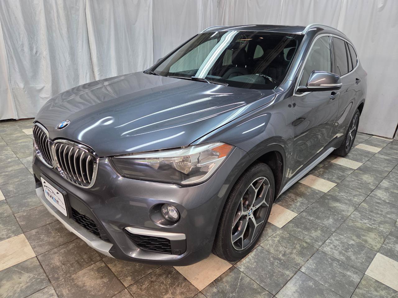 Used 2018 BMW X1 xDrive28i w/ Convenience Package AWD/4WD image 2