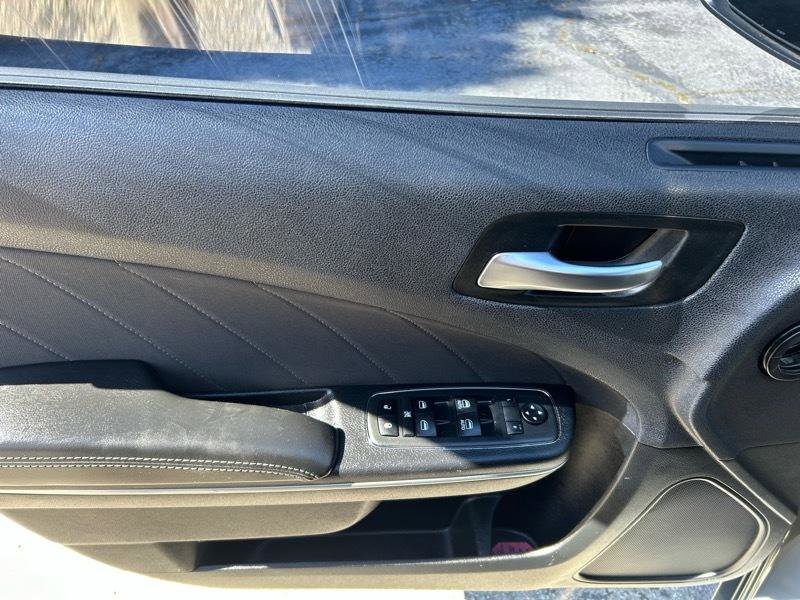 Used 2019 Dodge Charger SXT image 7