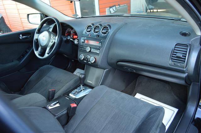 Used 2010 Nissan Altima 2.5 S FWD image 15