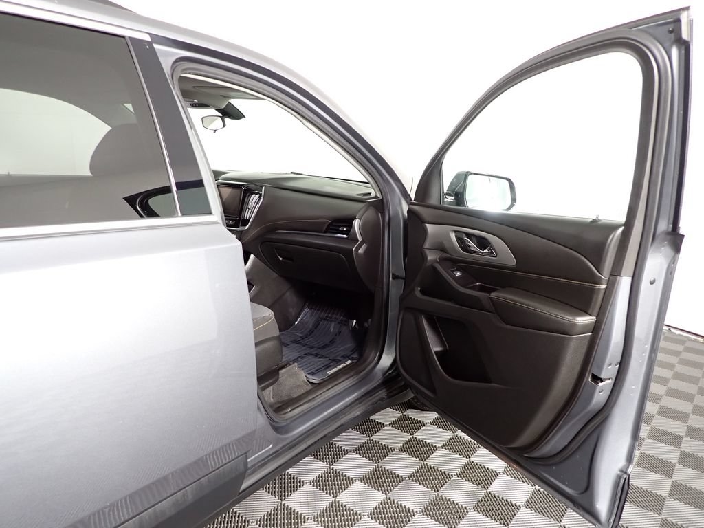 Used 2018 Chevrolet Traverse LT FWD image 36