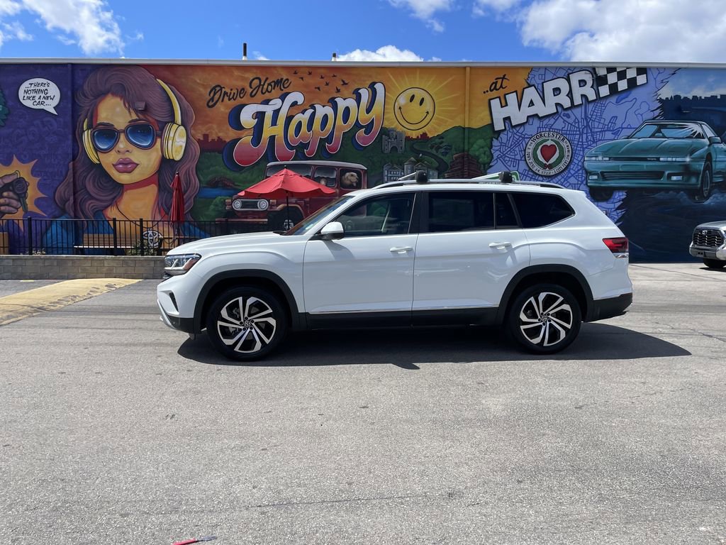 Used 2022 Volkswagen Atlas SEL AWD/4WD image 2